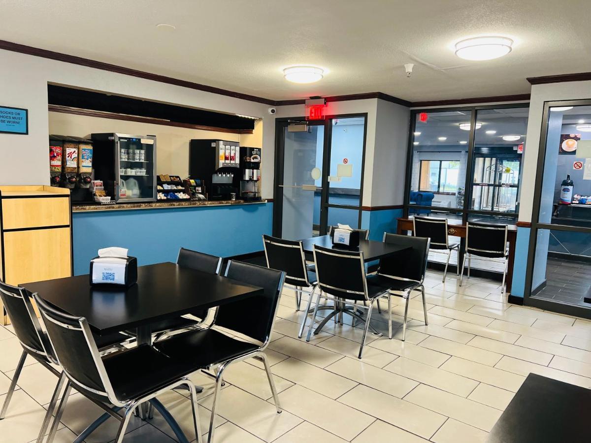 Baymont By Wyndham La Crosse/Onalaska Exterior photo