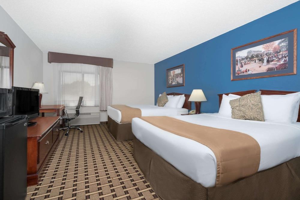 Baymont By Wyndham La Crosse/Onalaska Exterior photo
